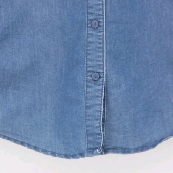 Notions Blue Chambray Denim Button-Up Shirt Adjustable Sleeve Tabs Sz Med. NWOT - Picture 3 of 10